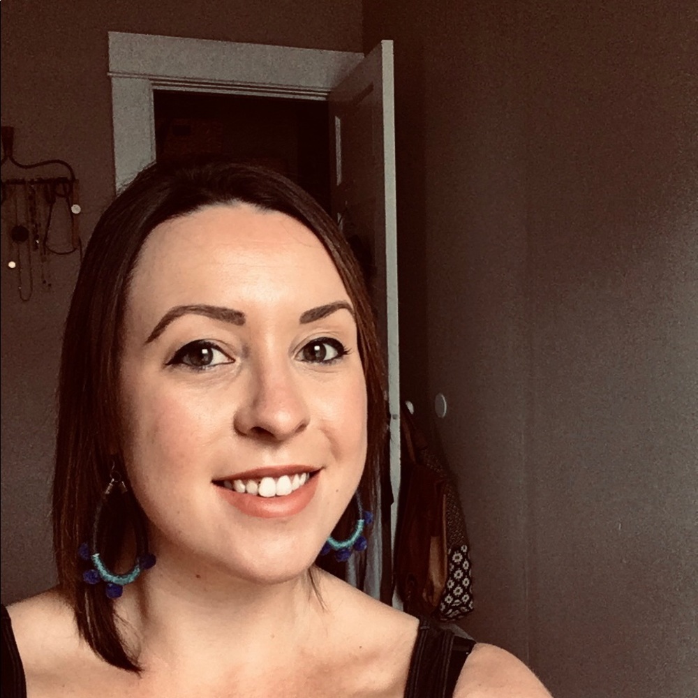 Meet your Posher, Emily